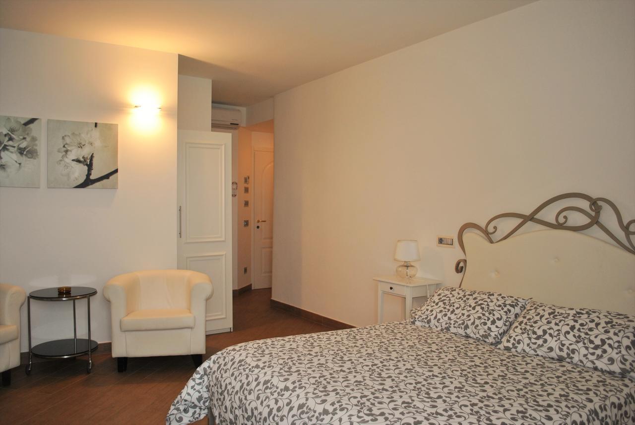 לאיגואליה Hotel Residence Baiadelsole מראה חיצוני תמונה