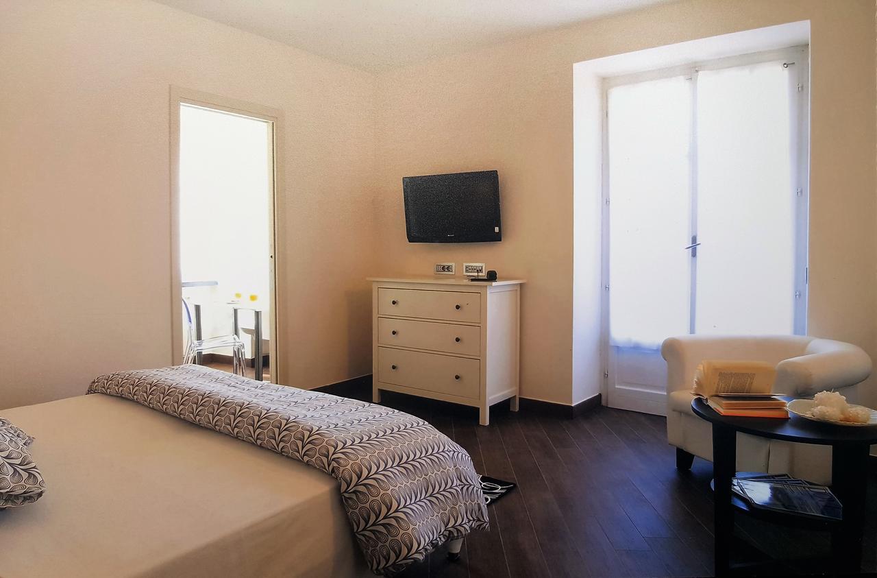 לאיגואליה Hotel Residence Baiadelsole מראה חיצוני תמונה